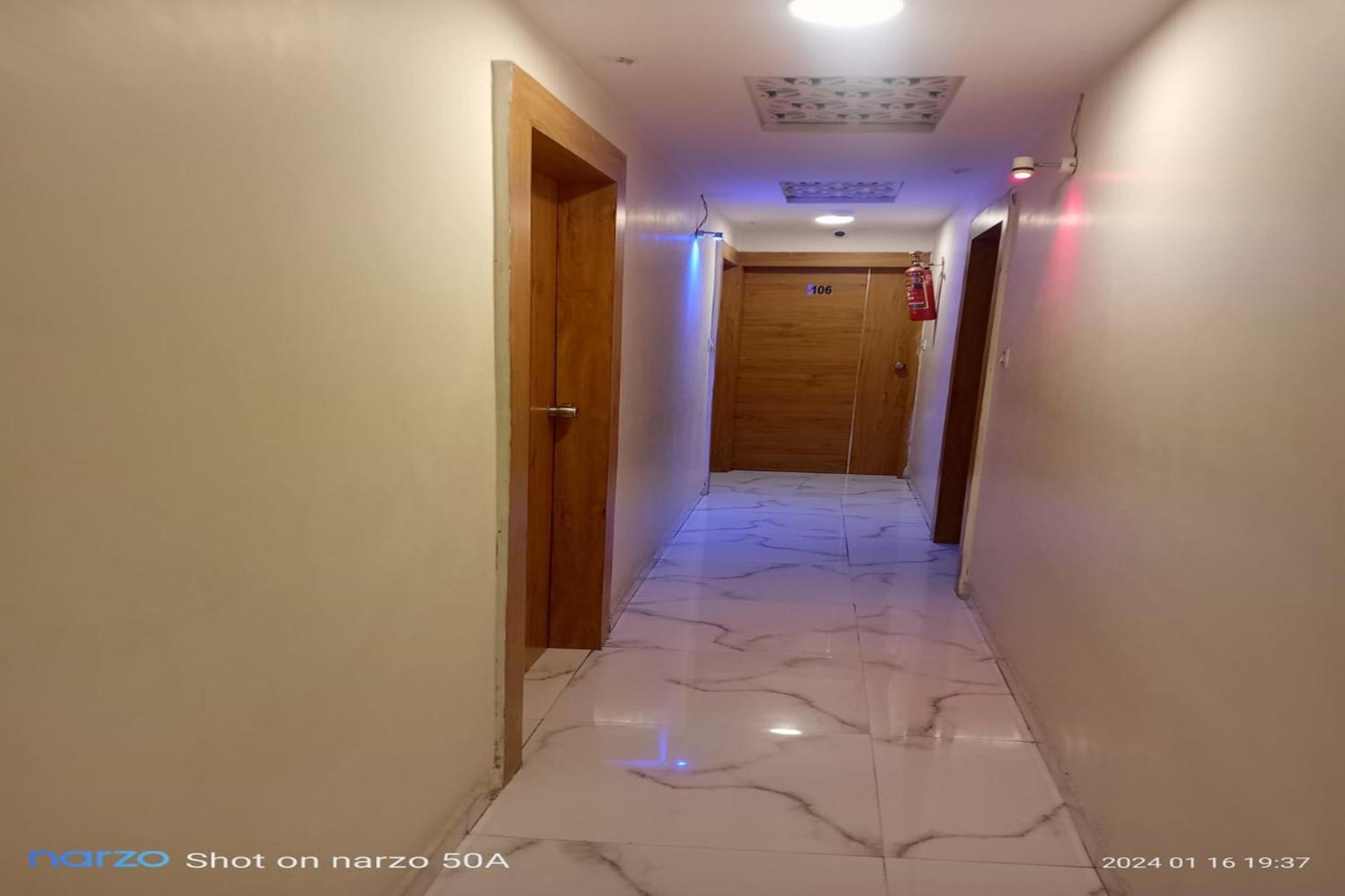 Hotel New Lake View Ahmedabad Esterno foto