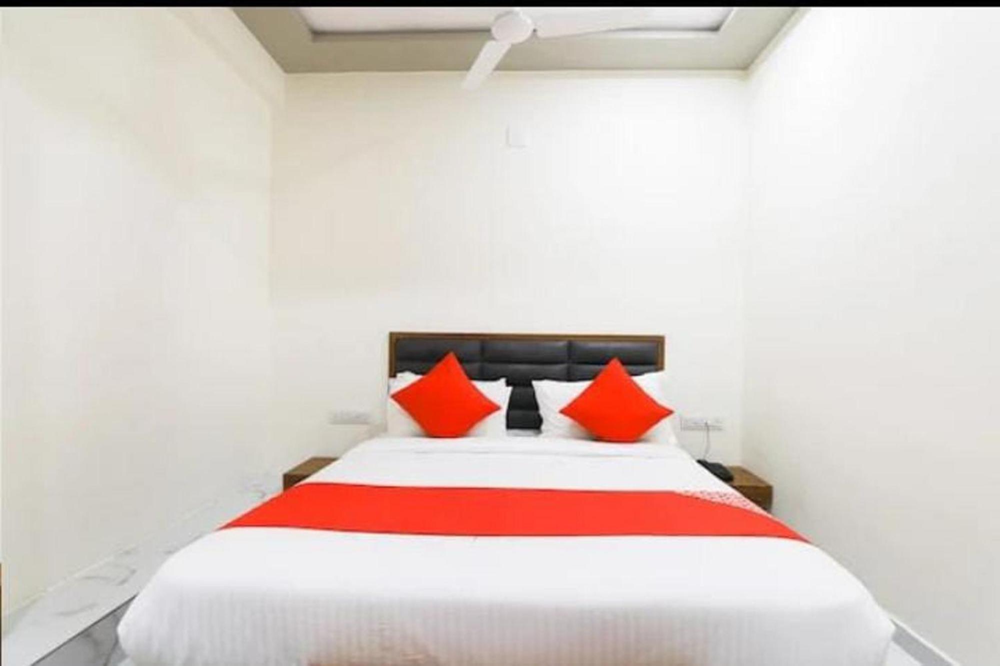 Hotel New Lake View Ahmedabad Esterno foto