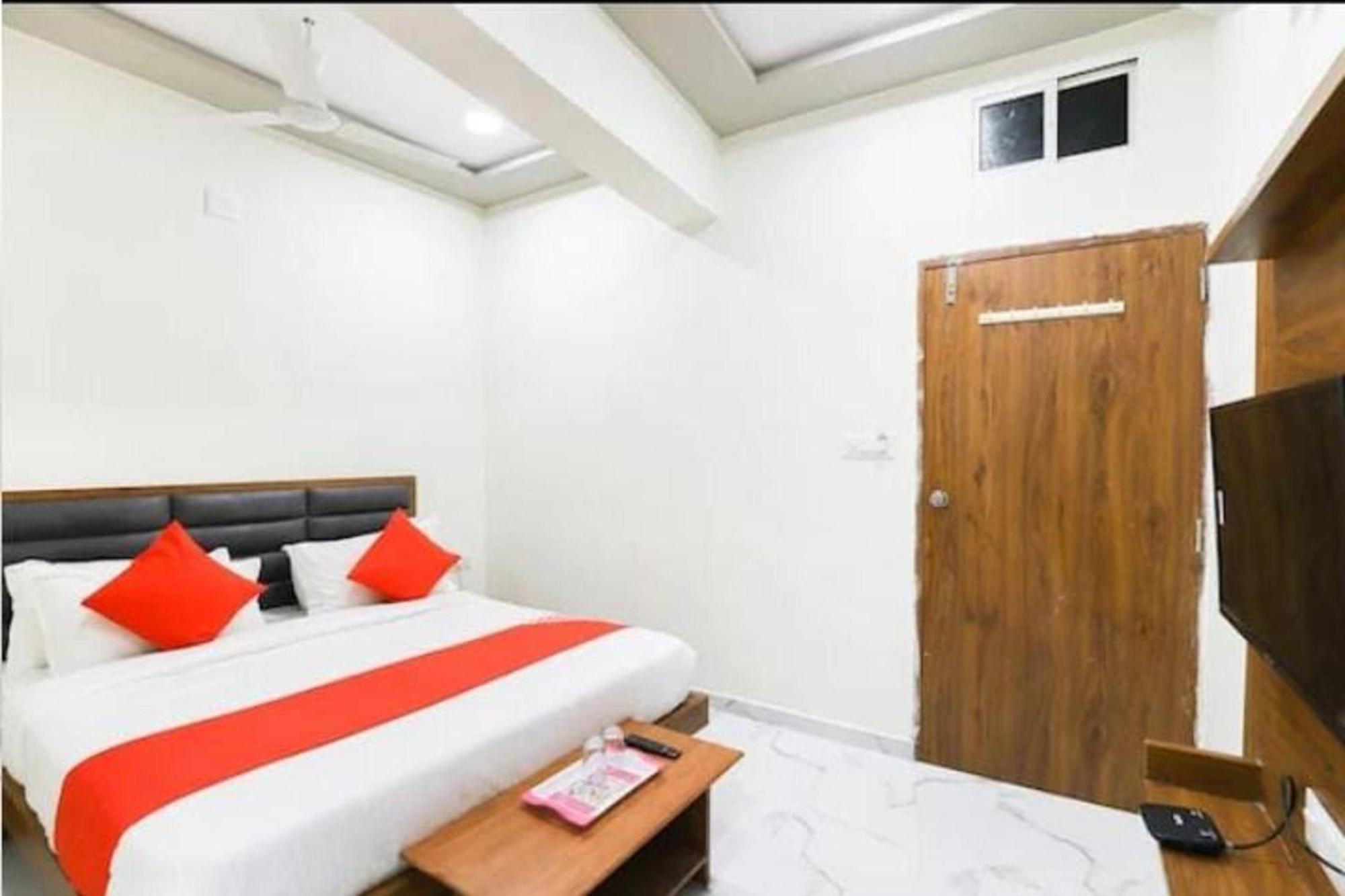 Hotel New Lake View Ahmedabad Esterno foto